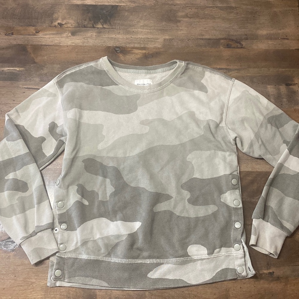 Abercrombie & Fitch Soft A&F Collection Camo Sweatshirt Size Sm